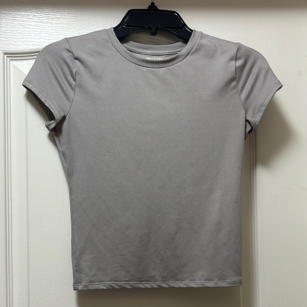 Hollister Gray Fitted Cap Sleeve Crop Tee